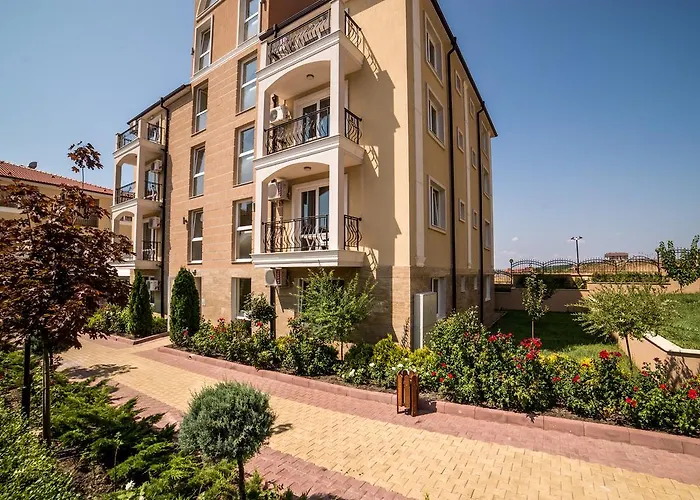 Aparthotel Macon Wellness &