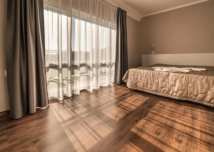 Aparthotel Macon Wellness &