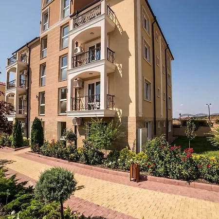 Aparthotel Macon Wellness &