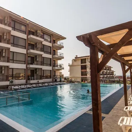 Aparthotel Macon Wellness &