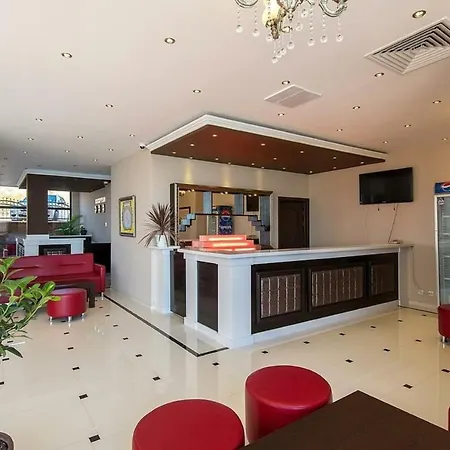 Aparthotel Macon Wellness & 3*